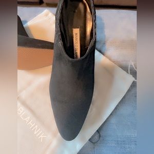 Manolo Blahnik Black botties 37 1/2